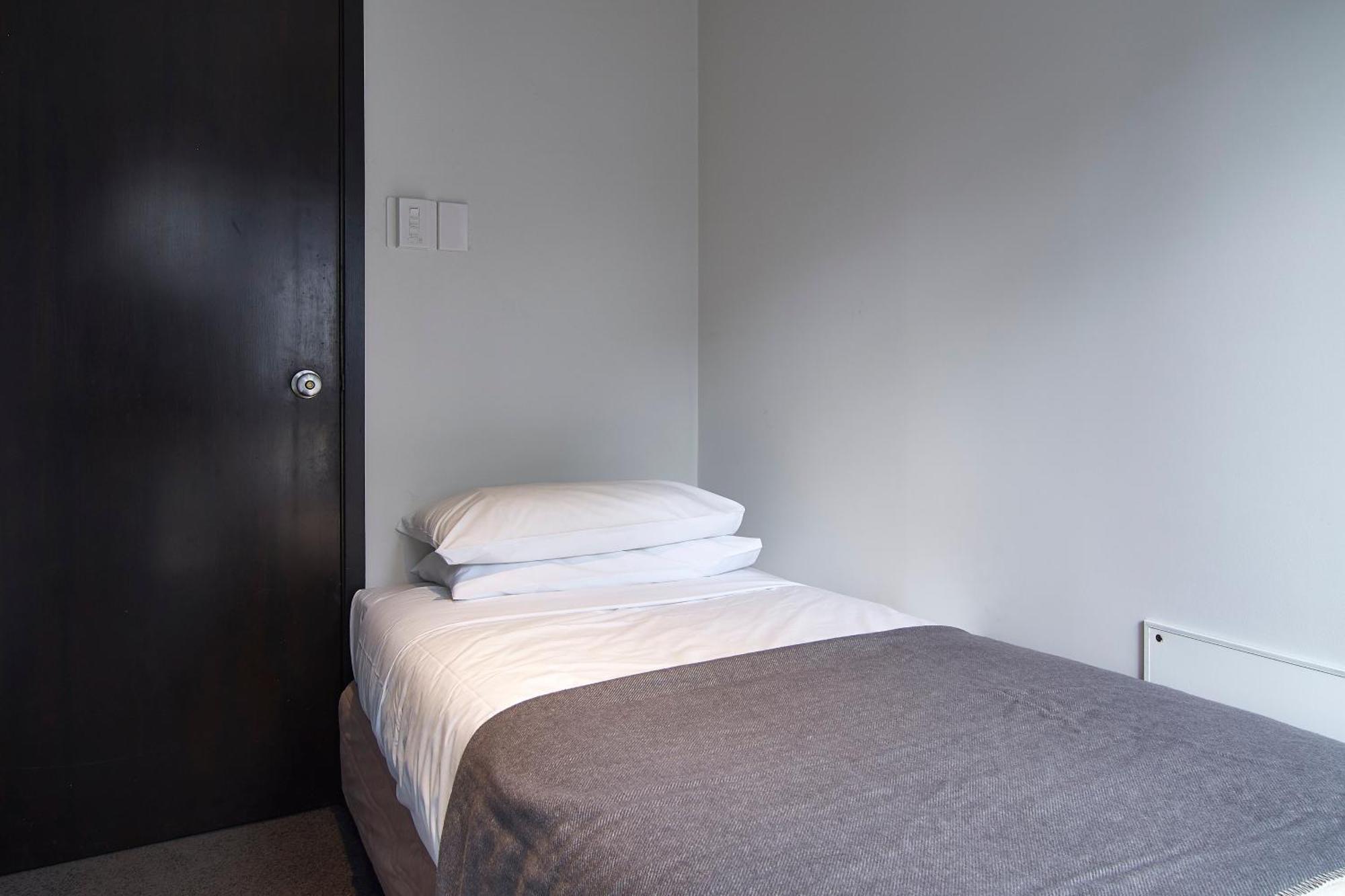 Hotel Carlton Mill Крайстчърч Екстериор снимка